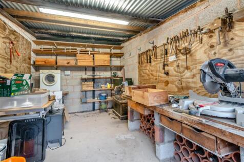8636816-interior02.jpg