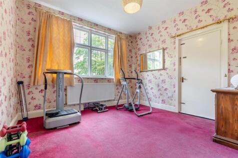 8599546-interior18.jpg