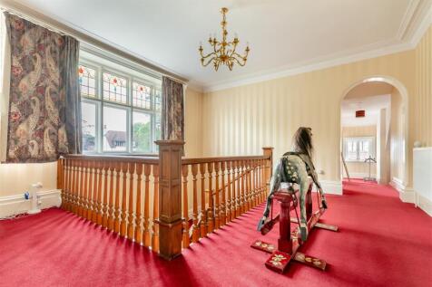 8599546-interior12.jpg