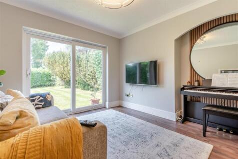 8651053-interior22.jpg