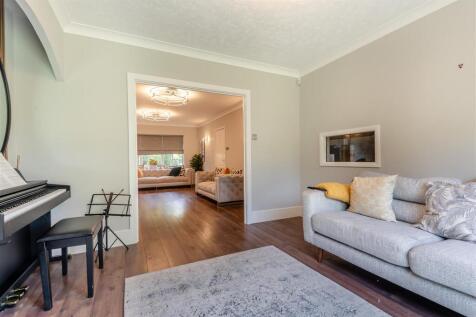 8651053-interior23.jpg