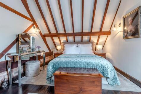 Bedroom owners touch up.jpg