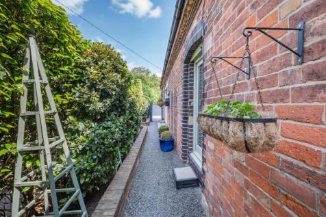 8651407-exterior23.jpg