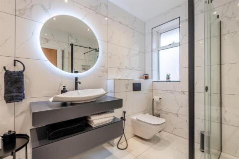 8633627-interior40.jpg