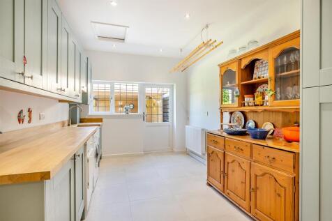 8564879-interior47.jpg