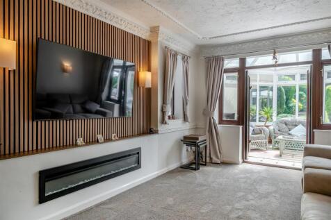8655421-interior06.jpg