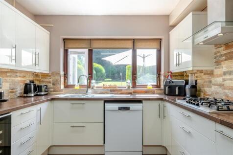 8655421-interior17.jpg
