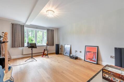 8654576-interior13.jpg