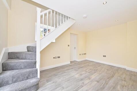 LIVING ROOM 1.jpg