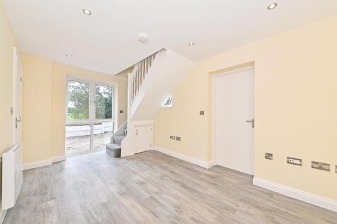 LIVING ROOM 2.jpg