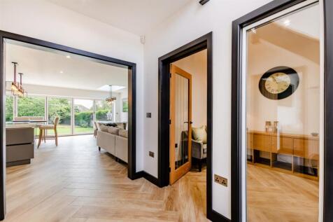 8653275-interior32.jpg