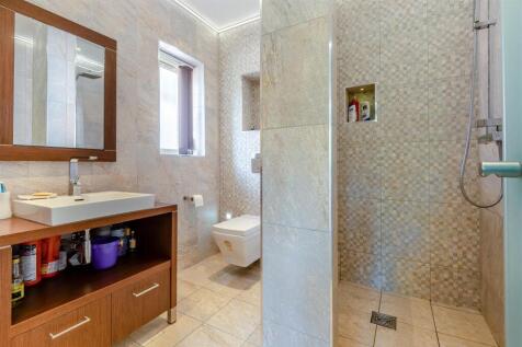 8657682-interior18.jpg