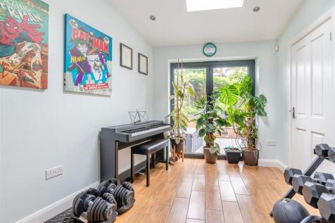 8596089-interior03v2.jpg