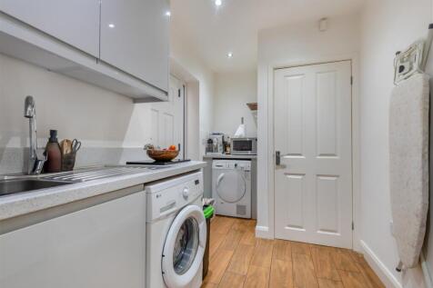 8596089-interior01.jpg