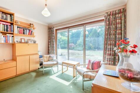 8659041-interior10.jpg