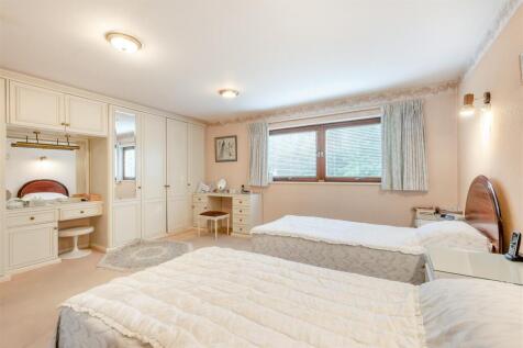 8659041-interior16.jpg