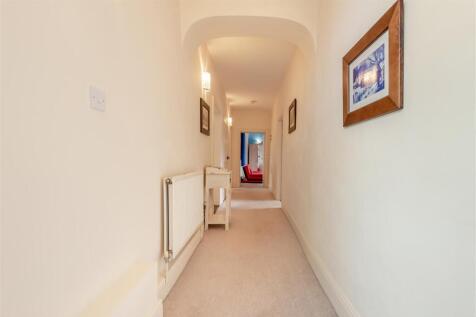 8657361-interior21.jpg