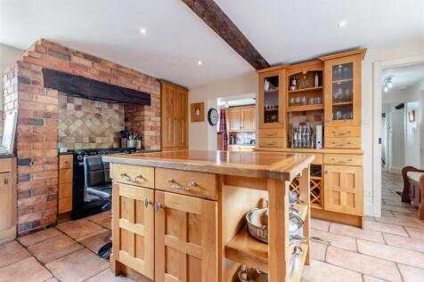 8657361-interior34.jpg
