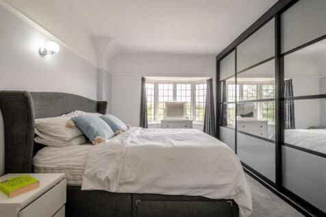 8661177-interior34.jpg