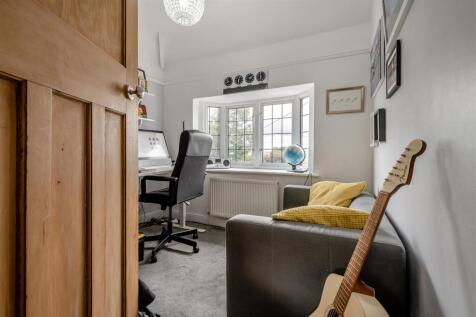 8661177-interior41.jpg