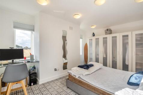 8661192-interior19.jpg