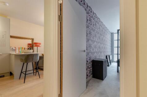 8661632-interior03.jpg