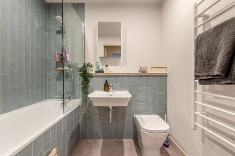 8661632-interior15.jpg