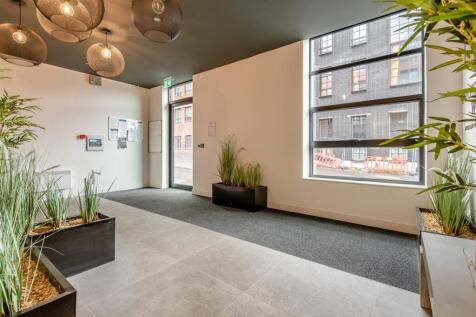 8661632-interior18.jpg