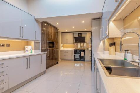 8661993-interior45.jpg