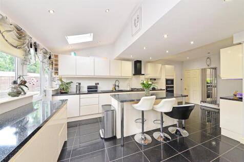 KITCHEN 3.jpg