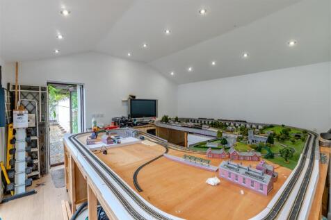 8662882-interior50.jpg