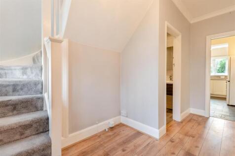 8584604-interior14.jpg