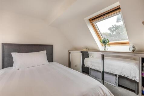 8665443-interior12.jpg