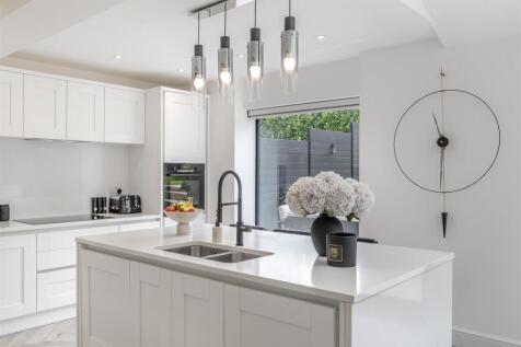 8664458-interior16.jpg