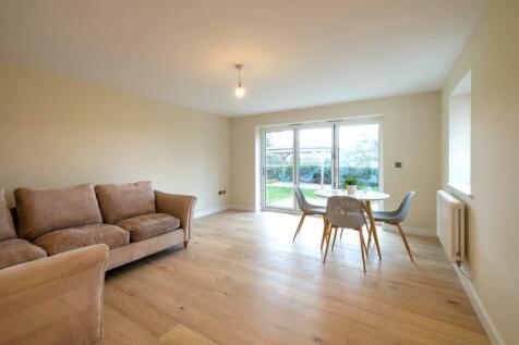 Sitting/Dining Room