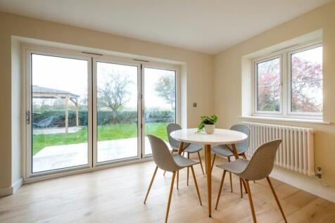 Sitting/Dining Room