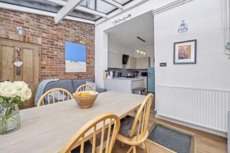 Kitchen/Breakfast Area