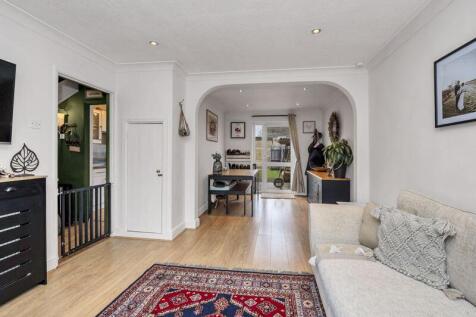 Sitting/Dining Room