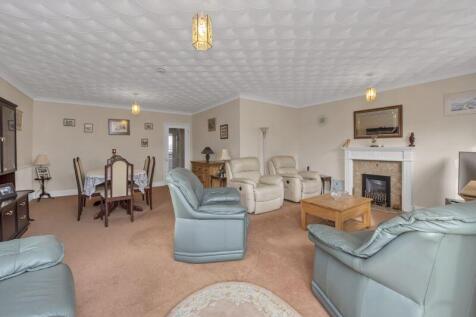 Sitting/Dining Room