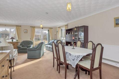 Sitting/Dining Room