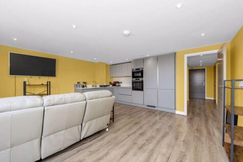 Sitting Room / Kitchen