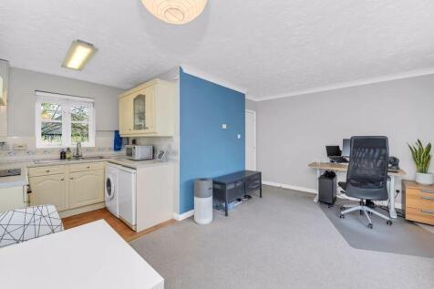 Sitting Room / Kitchen