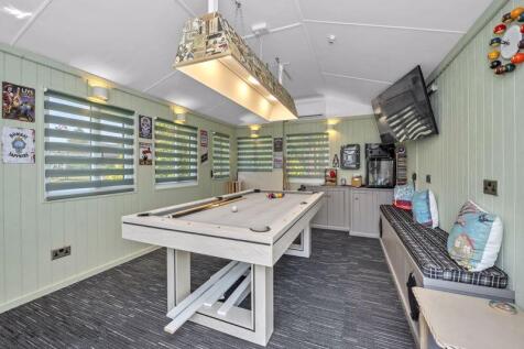 Bar/Summer House