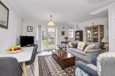 Sitting/Dining Room