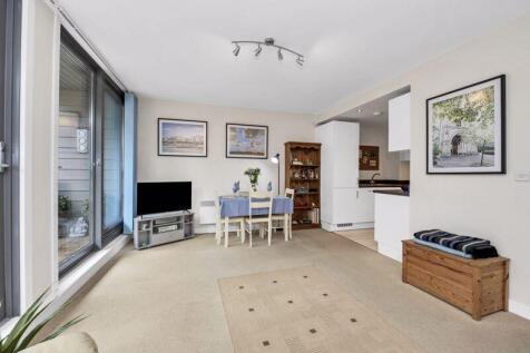 Sitting Room/Kitchen