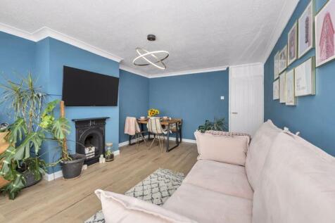 Sitting/Dining Room