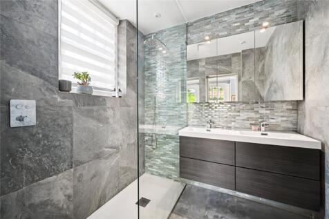 Bathroom 1st Floor
