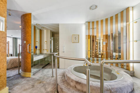 Principal Bathroom