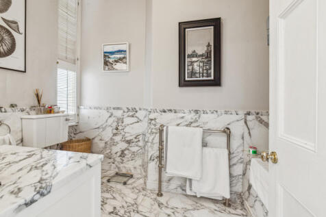Principal Bathroom