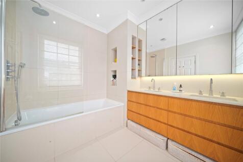 Principal Bathroom